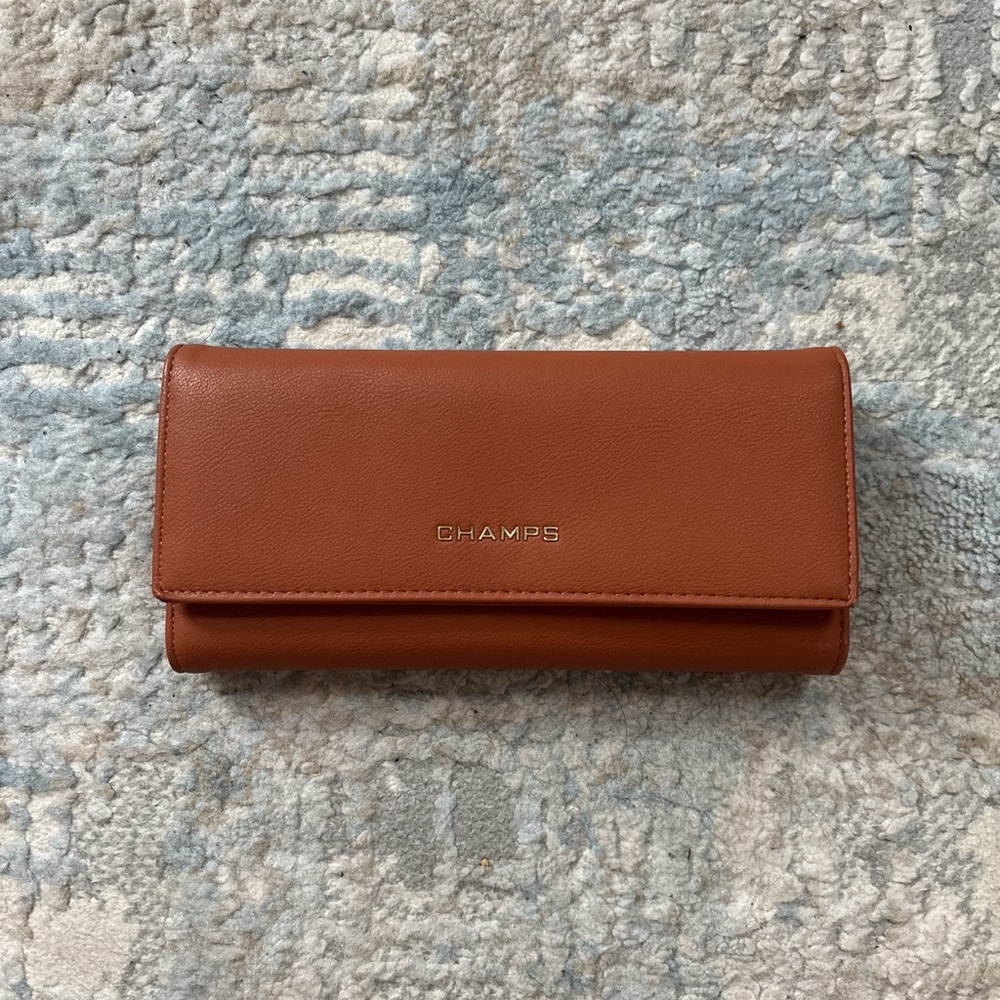 Champs Tri-Fold Expandable Wallet